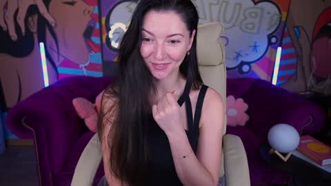 Snapshot of emilyhalls chatting on December 9, 2024, 2:39 pm Emily online show from December 9, 2024, 2:39 pm