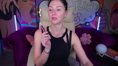 Snapshot of emilyhalls chatting on December 9, 2024, 5:41 pm Emily online show from December 9, 2024, 5:41 pm
