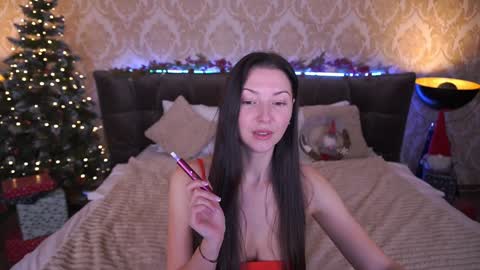 Snapshot of emilyhalls chatting on December 24, 2024, 5:34 pm Emily online show from December 24, 2024, 5:34 pm