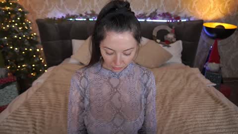 Snapshot of emilyhalls chatting on December 25, 2024, 5:05 pm Emily online show from December 25, 2024, 5:05 pm