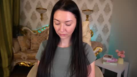 Snapshot of emilyhalls chatting on January 18, 2025, 5:37 pm Emily online show from January 18, 2025, 5:37 pm