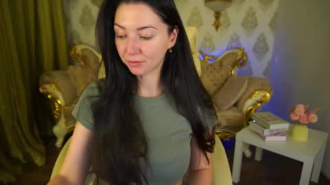Snapshot of emilyhalls chatting on February 9, 2025, 1:56 pm Emily online show from February 9, 2025, 1:56 pm