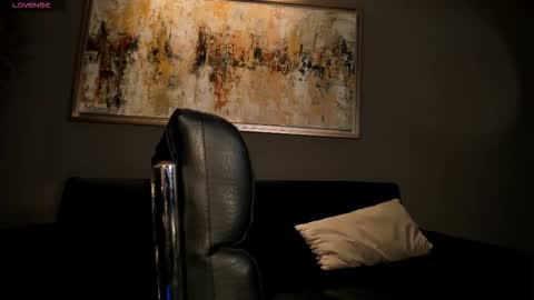 Emily online show from December 18, 2025, 3:34 am