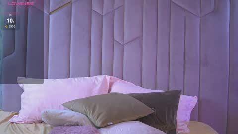 Snapshot of emilyjuarez chatting on December 18, 2024, 11:45 am Emily online show from December 18, 2024, 11:45 am