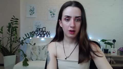 Snapshot of emilylayer chatting on January 10, 2025, 12:27 am Emyli online show from January 10, 2025, 12:27 am
