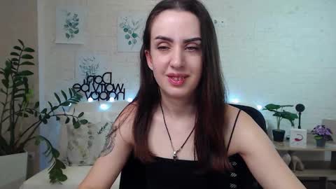 Snapshot of emilylayer chatting on January 11, 2025, 11:46 pm Emyli online show from January 11, 2025, 11:46 pm
