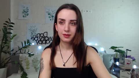 Snapshot of emilylayer chatting on January 25, 2025, 9:04 pm Emyli online show from January 25, 2025, 9:04 pm