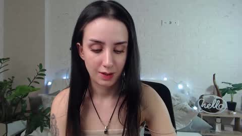 Snapshot of emilylayer chatting on February 27, 2025, 4:09 am Emyli online show from February 27, 2025, 4:09 am