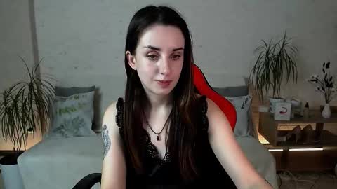 Snapshot of emilylayer chatting on November 19, 2025, 1:05 am Emyli online show from November 19, 2025, 1:05 am