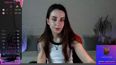 Snapshot of emilylayer chatting on November 26, 2025, 12:44 am Emyli online show from November 26, 2025, 12:44 am