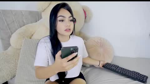 EMI online show from October 28, 2025, 7:38 pm