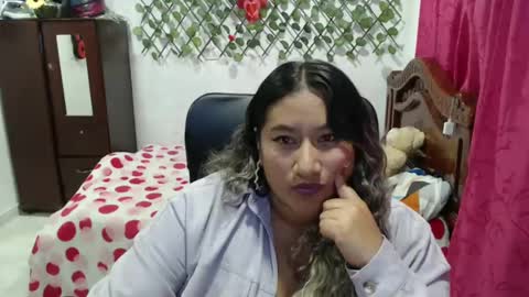 Snapshot of emilylove14 chatting on December 2, 2024, 4:31 am Emily Cortez online show from December 2, 2024, 4:31 am