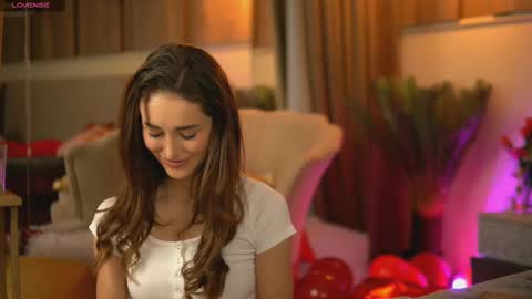 Snapshot of emilyraymont chatting on March 4, 2025, 10:05 pm Emily online show from March 4, 2025, 10:05 pm