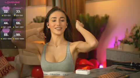 Snapshot of emilyraymont chatting on March 10, 2025, 10:55 pm Emily online show from March 10, 2025, 10:55 pm