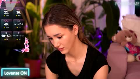 Snapshot of emilyraymont chatting on December 4, 2025, 6:23 am Emily online show from December 4, 2025, 6:23 am