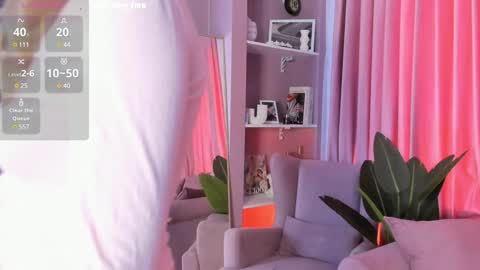 Snapshot of emilyrighter chatting on December 7, 2024, 11:40 am Hey i am  Emily     am -  pm online show from December 7, 2024, 11:40 am