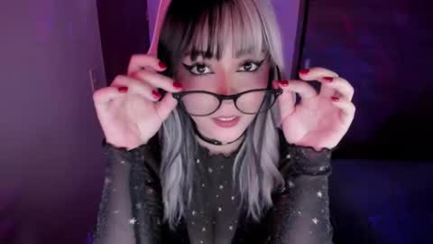 Snapshot of emilyrosss_ chatting on February 26, 2025, 3:53 am EMILY online show from February 26, 2025, 3:53 am