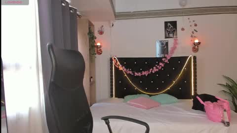 Snapshot of emilyrousex chatting on March 9, 2025, 4:33 pm emilyrousex online show from March 9, 2025, 4:33 pm