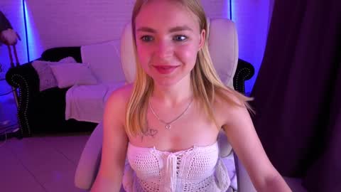 Snapshot of emilysunshines chatting on December 16, 2024, 5:38 am MY NAME IS Emily WELCOME EVERYONE I WILL BE HAPPY TO GIVE YOU WHAT YOU HAVE DREAMED OF FOR SO LONG online show from December 16, 2024, 5:38 am