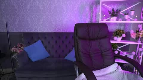 Snapshot of emilysunshines chatting on October 8, 2025, 6:44 am MY NAME IS Emily WELCOME EVERYONE I WILL BE HAPPY TO GIVE YOU WHAT YOU HAVE DREAMED OF FOR SO LONG online show from October 8, 2025, 6:44 am