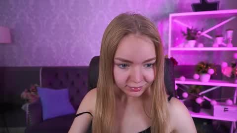Snapshot of emilysunshines chatting on October 17, 2025, 7:00 am MY NAME IS Emily WELCOME EVERYONE I WILL BE HAPPY TO GIVE YOU WHAT YOU HAVE DREAMED OF FOR SO LONG online show from October 17, 2025, 7:00 am