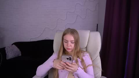 Snapshot of emilysunshines chatting on October 19, 2025, 6:14 am MY NAME IS Emily WELCOME EVERYONE I WILL BE HAPPY TO GIVE YOU WHAT YOU HAVE DREAMED OF FOR SO LONG online show from October 19, 2025, 6:14 am