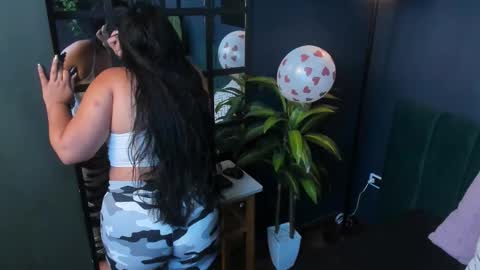 Snapshot of emilythyson chatting on September 22, 2025, 12:18 pm Emily Thyson online show from September 22, 2025, 12:18 pm