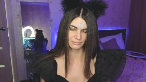 Emily online show from December 10, 2024, 4:34 am