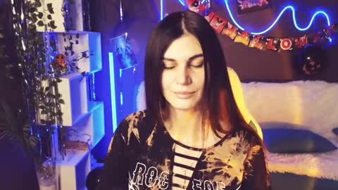 Emily online show from October 27, 2025, 1:53 am