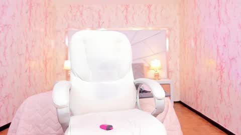 Snapshot of emilywhinfre chatting on October 3, 2025, 8:28 pm Emily 2200 - 600GMT-5 online show from October 3, 2025, 8:28 pm