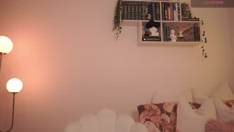 Snapshot of emilyxrose_ chatting on February 7, 2025, 8:20 pm IG thickemmsss online show from February 7, 2025, 8:20 pm