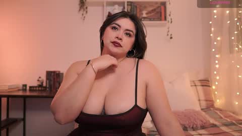 Snapshot of emilyxrose_ chatting on February 27, 2025, 9:04 pm IG thickemmsss online show from February 27, 2025, 9:04 pm