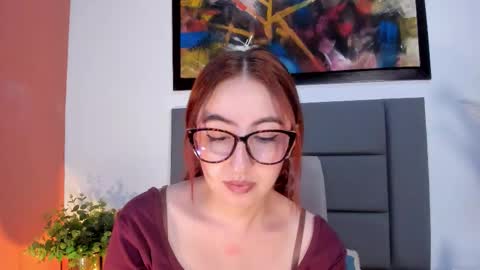 Snapshot of emilyywatson chatting on November 28, 2025, 12:57 am Emilyy Watson online show from November 28, 2025, 12:57 am