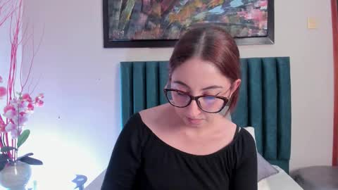 Snapshot of emilyywatson chatting on December 13, 2025, 11:54 pm Emilyy Watson online show from December 13, 2025, 11:54 pm