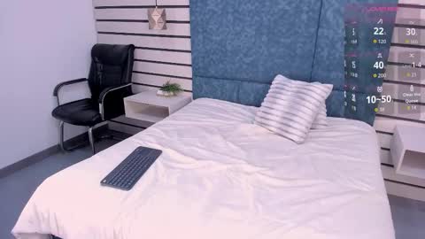 Emily  online show from September 8, 2025, 2:38 pm