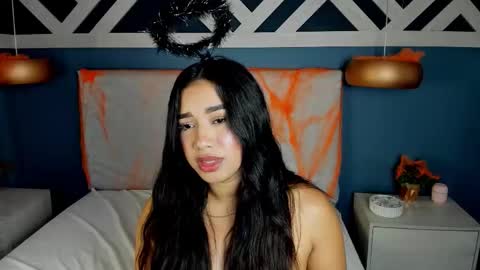 Emily  online show from October 25, 2025, 9:17 am