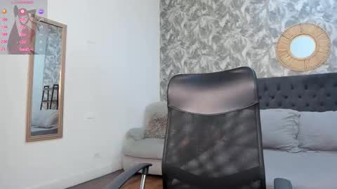 Snapshot of emma_1025 chatting on September 20, 2025, 12:50 pm emma  online show from September 20, 2025, 12:50 pm
