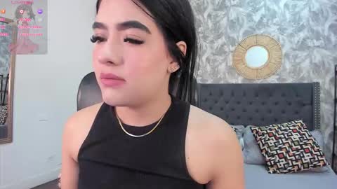 Snapshot of emma_1025 chatting on October 7, 2025, 12:02 pm emma  online show from October 7, 2025, 12:02 pm