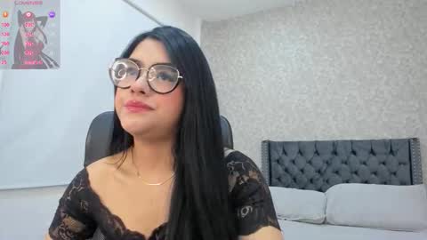 emma  online show from October 30, 2025, 1:23 pm