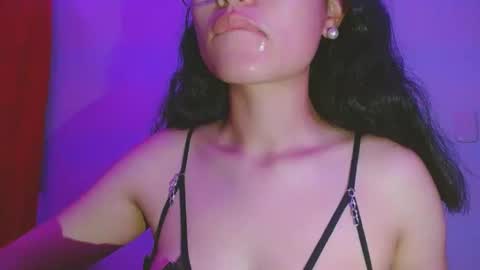 Emma online show from November 7, 2025, 1:16 am