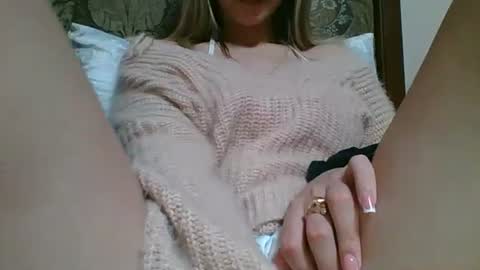 Snapshot of emma_991 chatting on January 5, 2025, 12:42 pm emma_991 online show from January 5, 2025, 12:42 pm