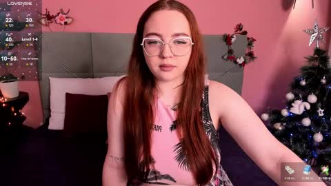 emma_adorablle online show from December 9, 2024, 2:02 am
