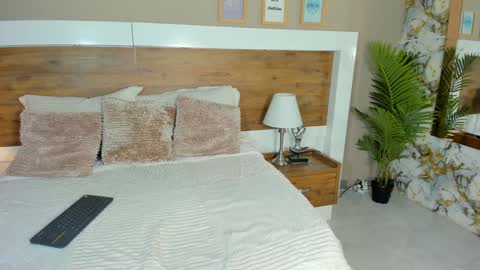 Snapshot of emma_bakker_ chatting on December 20, 2024, 9:17 pm Emma online show from December 20, 2024, 9:17 pm