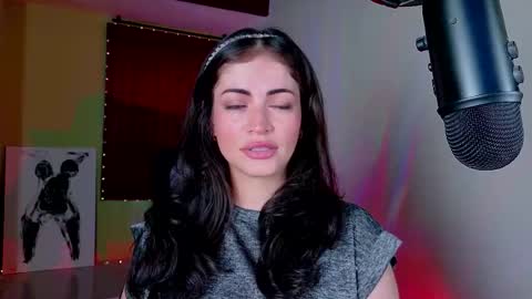 Emma online show from November 23, 2025, 8:41 pm