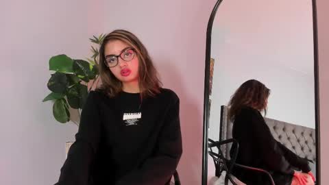 Emma Bloom online show from January 23, 2025, 4:04 pm