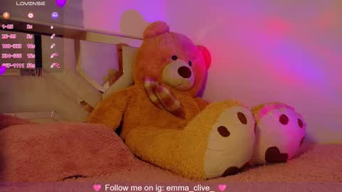 Snapshot of emma_clive chatting on September 28, 2025, 11:10 pm Emma online show from September 28, 2025, 11:10 pm