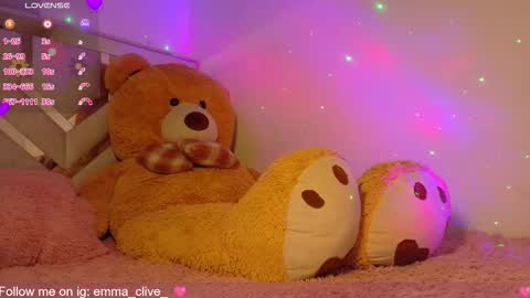 Snapshot of emma_clive chatting on October 28, 2025, 2:26 am Emma online show from October 28, 2025, 2:26 am