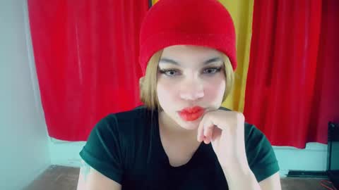 Snapshot of emma_diva chatting on January 17, 2025, 3:53 pm emma online show from January 17, 2025, 3:53 pm