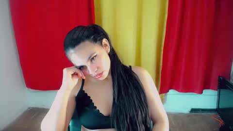 Snapshot of emma_diva chatting on January 19, 2025, 11:21 pm emma online show from January 19, 2025, 11:21 pm