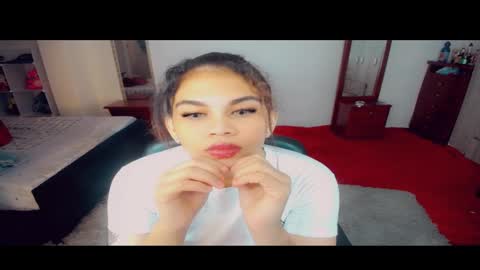 Snapshot of emma_diva chatting on February 7, 2025, 8:11 am emma online show from February 7, 2025, 8:11 am